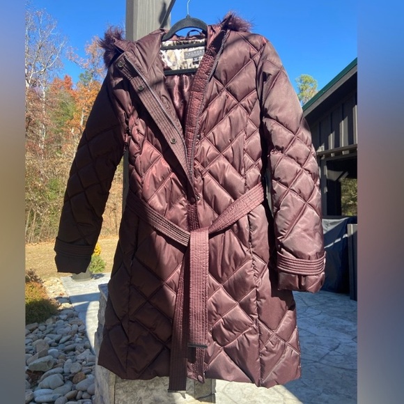 Laundry By Shelli Segal Jackets & Blazers - LIKE NEW Burgundy Quilted Puffer Coat w/removable Faux Fur Hood